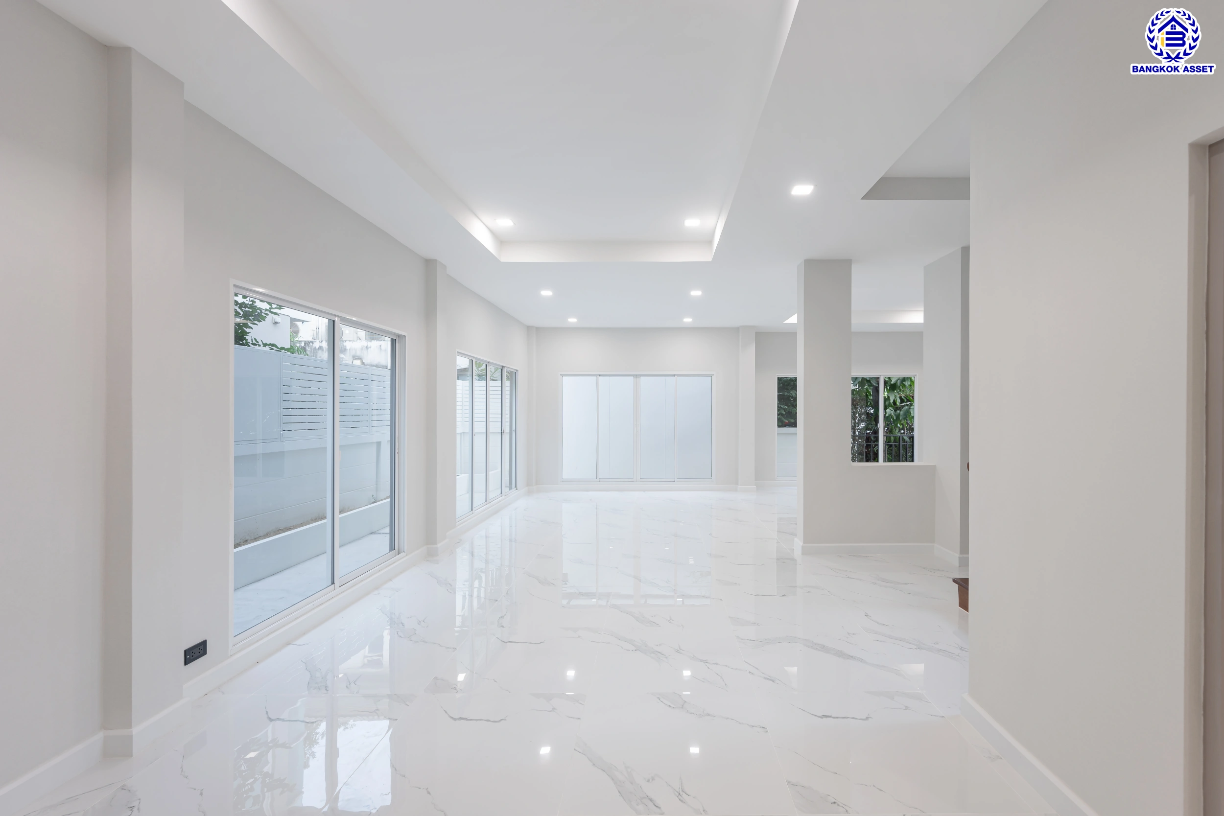 บ้านมือสองตกแต่งใหม่ โครงการ บางกอก บูเลอวาร์ด สาทร-ปิ่นเกล้า จาก SC ASSET เนื้อที่ 72.7 ตร.ว. บนพื้นที่ใช้สอยกว่า 330.08 ตร.ม. ฟังก์ชัน 4 ห้องนอน 4 ห
