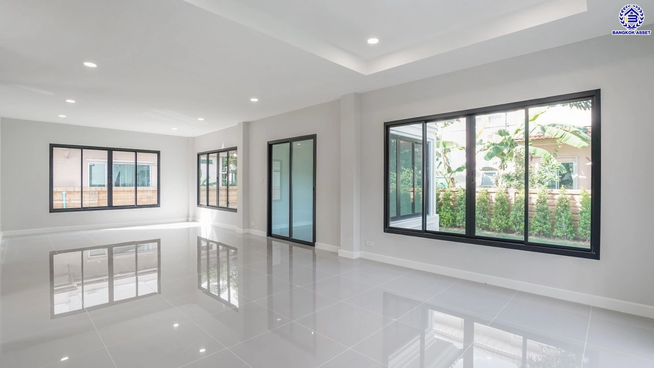 บ้านมือสองตกแต่งใหม่ โครงการ ราชพฤกษ์ บางบอน4 เนื้อที่ 102.8 ตร.ว. ฟังก์ชัน 4 ห้องนอน 3 ห้องน้ำ จอดรถได้ 2 คัน บนพื้นที่ใช้สอย 231.6 ตร.ม. บนทำเลศักยภาพ เชื่อมต่อหลายเส้นทาง ใกล้เดอะมอลล์บางแค จุดขึ้นทางด่วน "พระราม2" และรถไฟฟ้าสายสีน้ำเงิน "สถานีหลักสอง"
