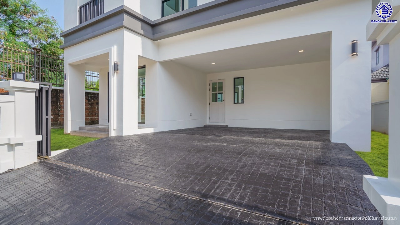 บ้านมือสองตกแต่งใหม่ จากแบรนด์ Q.House วรารมย์ เพชรเกษม69 หลังมุม รองรับทุกความสุขของทุกคนในครอบครัว ใกล้ The Mall บางแค และเชื่อมต่อ ถนนกาญจนาฯ ถนนบางบอน และถนนพุทธมณฑลสาย4 เนื้อที่ 64.7 ตร.ว. พื้นที่ใช้สอย 216.07 ตร.ม. ฟังก์ชัน 3 ห้องนอน 3 ห้องน้ำ จอดรถได้ 2 คัน