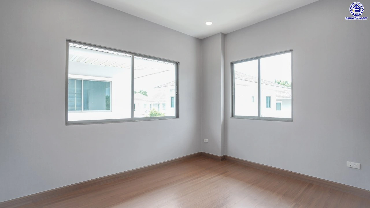 บ้านมือสองตกแต่งใหม่ โครงการ เพอร์เฟคเพลส3 ราชพฤกษ์ คุณภาพแบรนด์ Property Perfect เนื้อที่ 64 ตร.ว. พื้นที่ใช้สอย 210.06 ตร.ม. หลังใหญ่ตอบโจทย์ทุกการอยู่อาศัย ฟังก์ชัน 3 ห้องนอน 3 ห้องน้ำ 2 ที่จอดรถ บนทำเลติดถนนราชพฤกษ์ ใกล้วงเวียนพระราม5 และรถไฟฟ้าสายสีม่วง "สถานีบางรักน้อยท่าอิฐ"