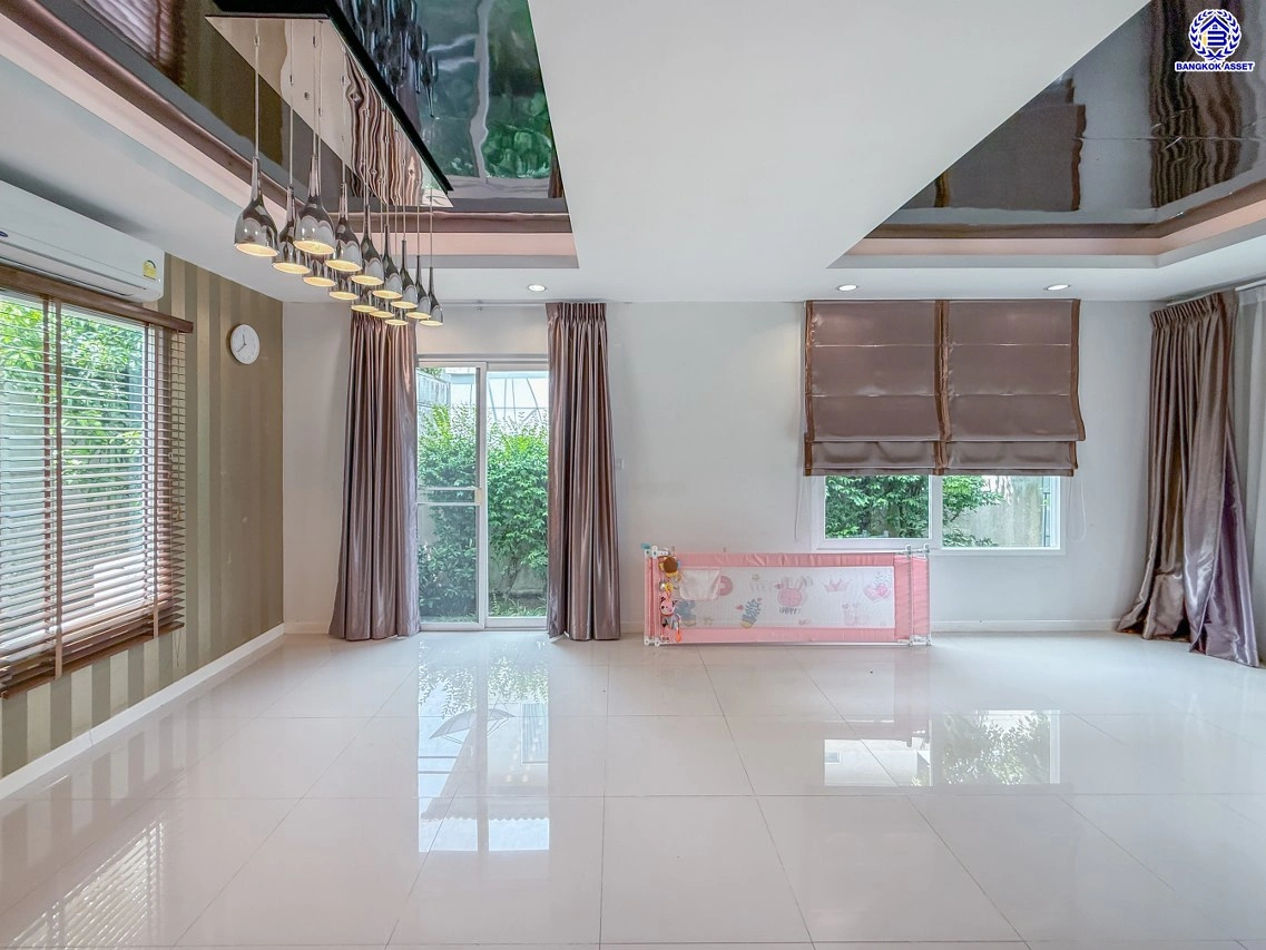 บ้านเดี่ยวมือสองนนทบุรี โครงการ ชัยพฤกษ์ ปิ่นเกล้า-กาญจนาฯ เนื้อที่ 50.50 ตร.ว. พื้นที่ใช้สอย 150 ตร.ม. ฟังก์ชัน 3 ห้องนอน 2 ห้องน้ำ 2 ที่จอดรถ พร้อมอยู่ สภาพแวดล้อมดี เดินทางสะดวก เชื่อมต่อถนนกาญจนาภิเษก, ถนนนครอินทร์, ถนนราชพฤกษ์ ใกล้รถไฟฟ้าสายสีม่วง "สถานีตลาดบางใหญ่" และจุดขึ้นทางด่วน "ศรีรัช"