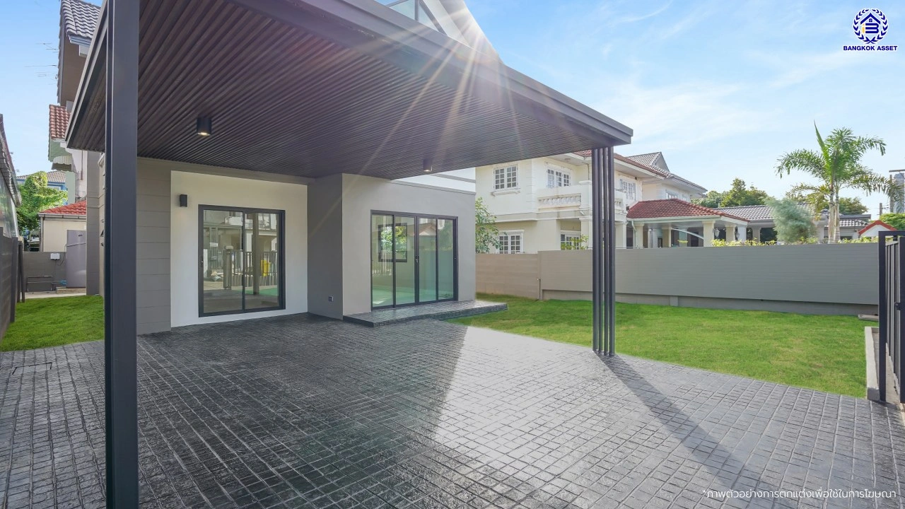 บ้านมือสองตกแต่งใหม่ โครงการ มณียา มาสเตอร์พีซ รัตนาธิเบศร์ จากแบรนด์ Property Perfect บนพื้นที่ 62 ตร.ว. พื้นที่ใช้สอยกว้างขวางถึง 197.87 ตร.ม. จัดเต็ม 4 ห้องนอน 3 ห้องน้ำ พร้อมที่จอดรถ 2 คัน บนสุดยอดทำเลใจกลางรถไฟฟ้าสายสีม่วงถึง 2 สถานี "บางรักน้อยท่าอิฐ" และ "ไทรม้า" เดินทางสะดวกทั้งถนนรัตนาธิเบศ