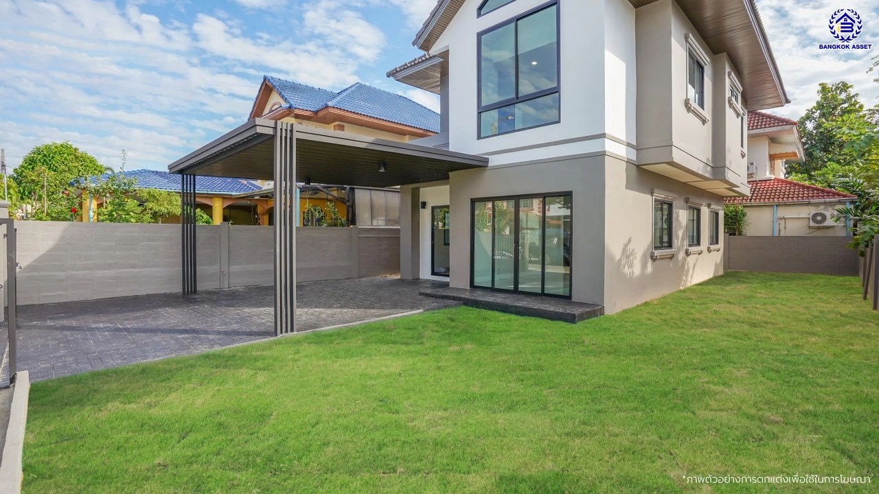 บ้านมือสองตกแต่งใหม่ โครงการ มณียา มาสเตอร์พีซ รัตนาธิเบศร์ จากแบรนด์ Property Perfect บนพื้นที่ 62 ตร.ว. พื้นที่ใช้สอยกว้างขวางถึง 197.87 ตร.ม. จัดเต็ม 4 ห้องนอน 3 ห้องน้ำ พร้อมที่จอดรถ 2 คัน บนสุดยอดทำเลใจกลางรถไฟฟ้าสายสีม่วงถึง 2 สถานี "บางรักน้อยท่าอิฐ" และ "ไทรม้า" เดินทางสะดวกทั้งถนนรัตนาธิเบศ