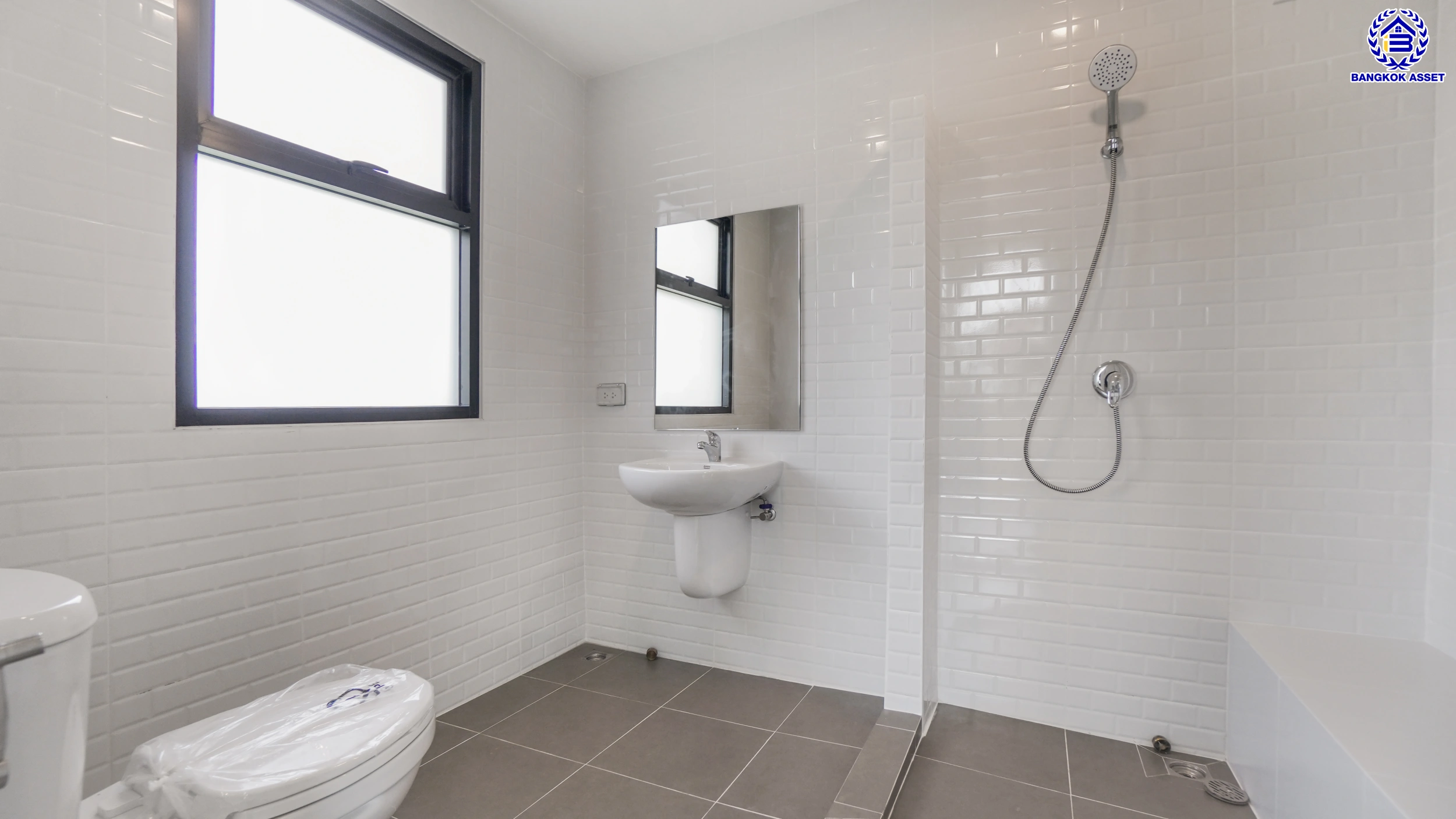 พร้อมอยู่บ้านหรู Centro Bangna ✨ 4 ห้องนอน 2ที่จอด ติดต่อ