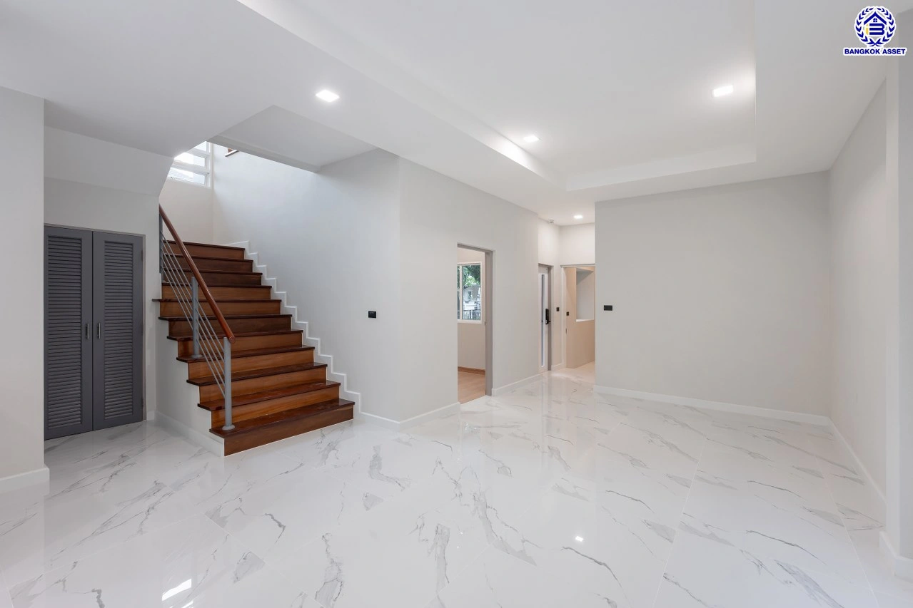 บ้านรีโนเวทใหม่ ทำเลใกล้รถไฟฟ้า