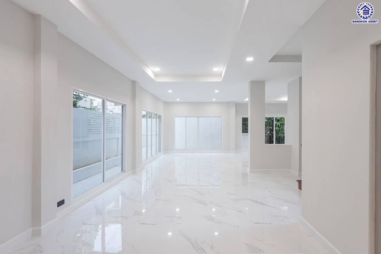 บ้านรีโนเวทใหม่ ทำเลใกล้รถไฟฟ้า