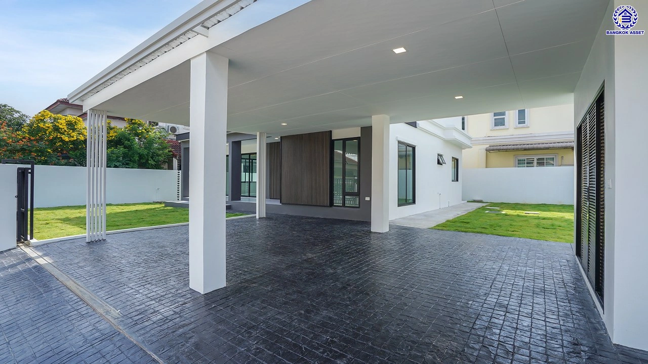 บ้านมือสองตกแต่งใหม่ คุณภาพแบรนด์ LH โครงการ ชลลดา บางบัวทอง ฟังก์ชันจัดเต็ม 4 ห้องนอน 3 ห้องน้ำ จอดรถได้ 2 คัน บนเนื้อที่ 100 ตร.ว. พื้นที่ใช้สอย 277.67 ตร.ม. พร้อม Facilities ครบ บนทำเลคุณภาพ เชื่อมต่อได้หลายเส้นทาง ใกล้เซ็นทรัลเวสต์เกต และรถไฟฟ้าสายสีม่วง "สถานีบางพลู"