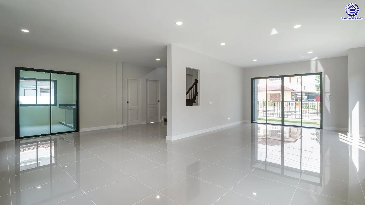 บ้านมือสองตกแต่งใหม่ คุณภาพแบรนด์ LH โครงการ ชลลดา บางบัวทอง ฟังก์ชันจัดเต็ม 4 ห้องนอน 3 ห้องน้ำ จอดรถได้ 2 คัน บนเนื้อที่ 100 ตร.ว. พื้นที่ใช้สอย 277.67 ตร.ม. พร้อม Facilities ครบ บนทำเลคุณภาพ เชื่อมต่อได้หลายเส้นทาง ใกล้เซ็นทรัลเวสต์เกต และรถไฟฟ้าสายสีม่วง "สถานีบางพลู"