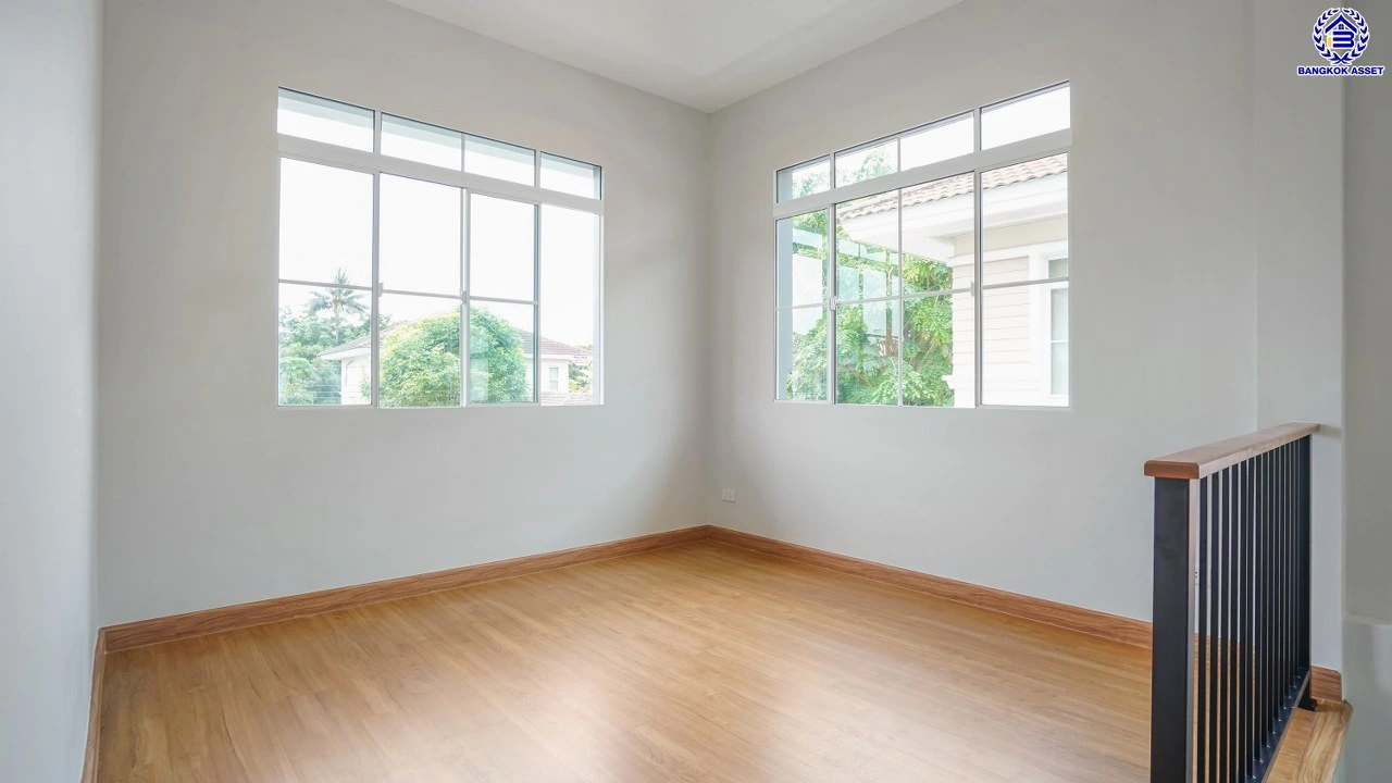 บ้านมือสองตกแต่งใหม่ โครงการ ชัยพฤกษ์ บางบัวทอง เนื้อที่ 78.4 ตร.ว. พื้นที่ใช้สอย 296.86 ตร.ม. ฟังก์ชัน 3 ห้องนอน 3 ห้องน้ำ จอดรถได้ 2 คัน พร้อม Facilities โครงการครบครัน ทำเลติดถนนบางกรวย-ไทรน้อย เชื่อมต่อถนนกาญจนาภิเษก ใกล้เซ็นทรัลเวสต์เกต และรถไฟฟ้าสายสีม่วง "สถานีบางพลู"